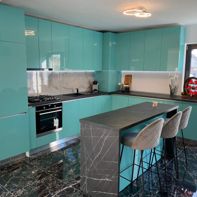 mobila-bucatarie-comanda