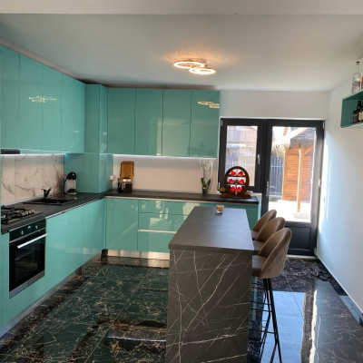 mobila-bucatarie-comanda