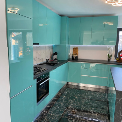 mobila-bucatarie-comanda