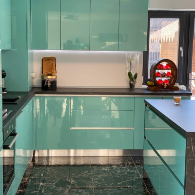 mobila-bucatarie-comanda